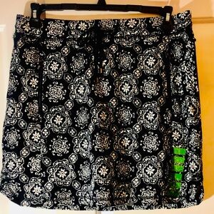 Jones New York Black and White Skort